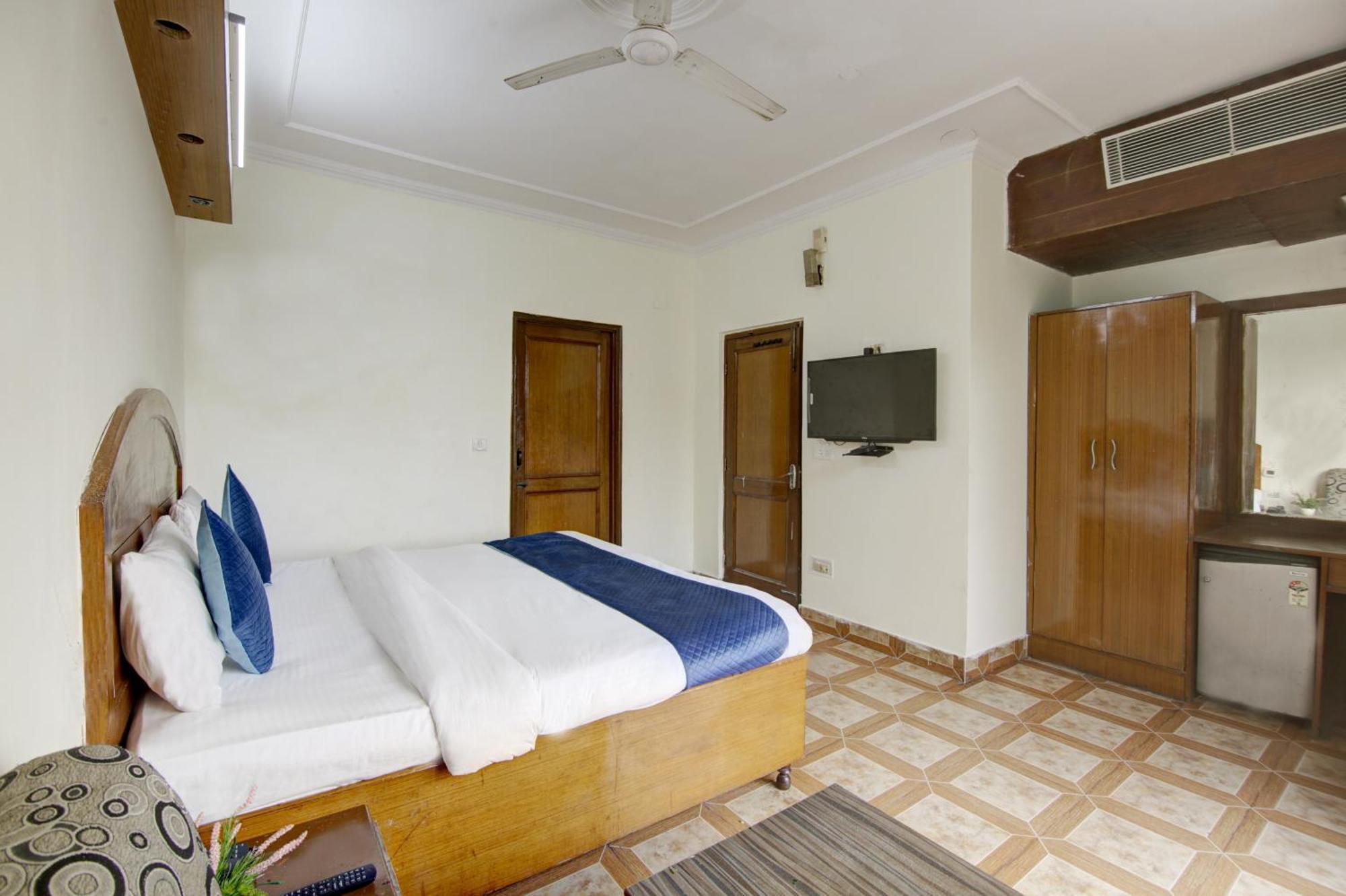 Hotel The Eden Park Noida Ngoại thất bức ảnh