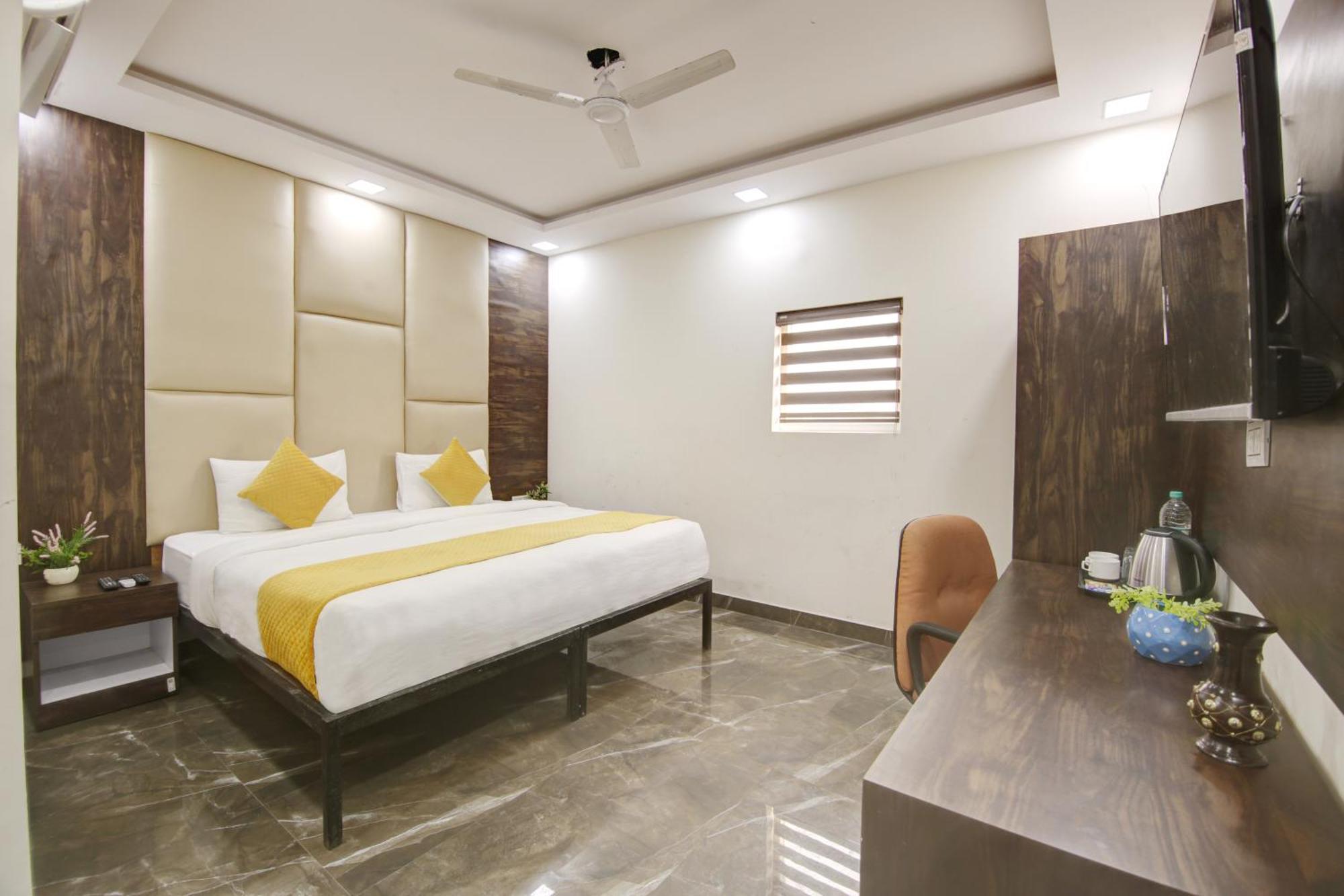 Hotel The Eden Park Noida Ngoại thất bức ảnh