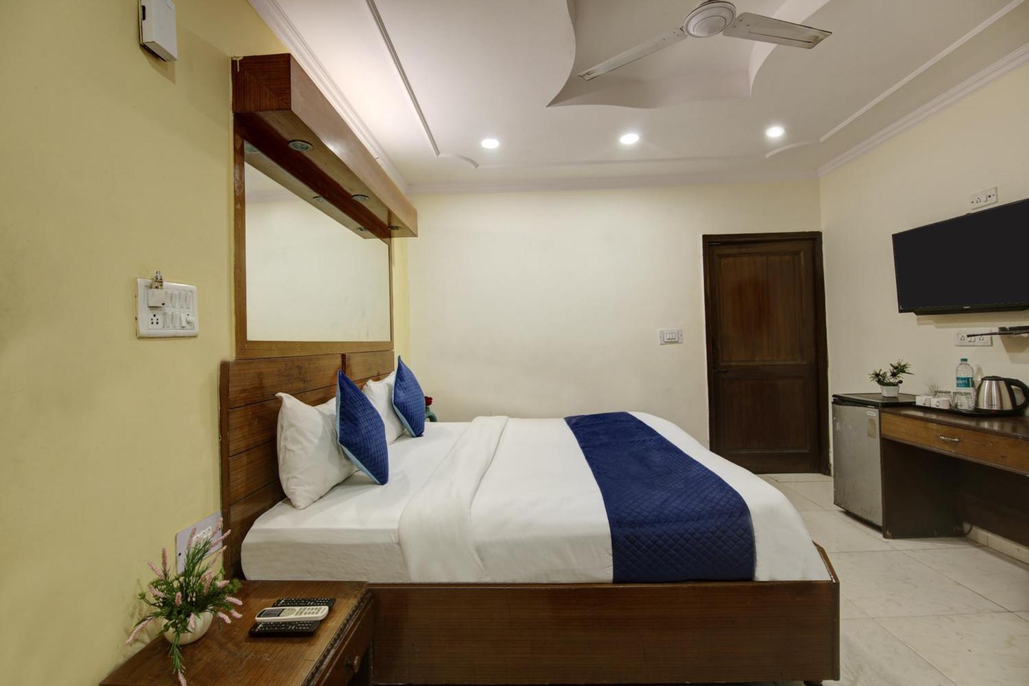 Hotel The Eden Park Noida Ngoại thất bức ảnh
